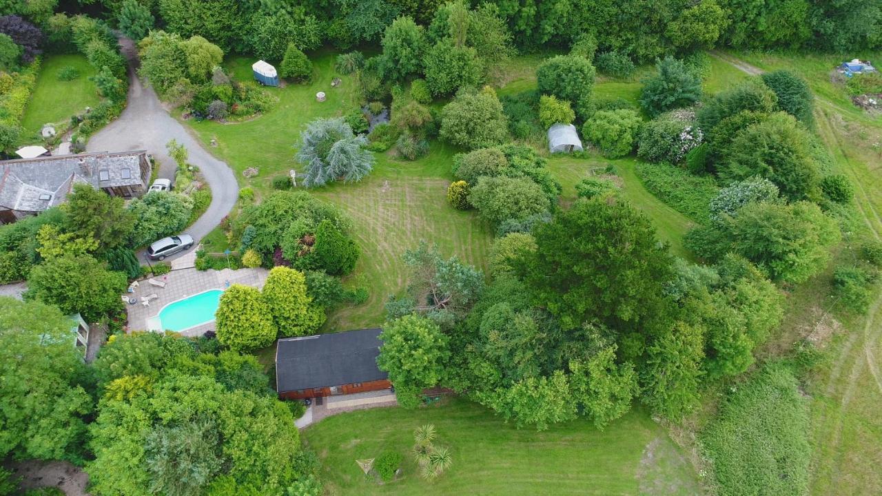 Tudor Lodge With Pool & Bbq Cabin Liskeard Luaran gambar