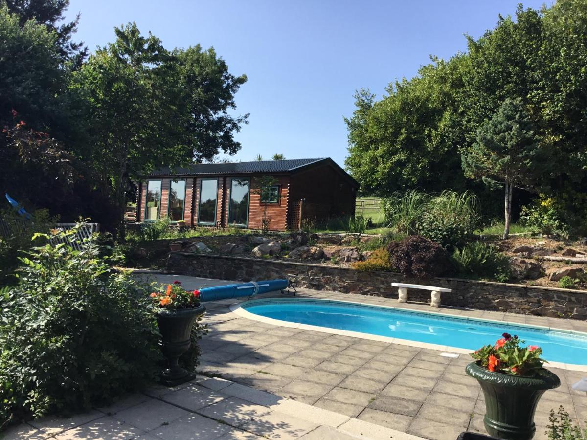 Tudor Lodge With Pool & Bbq Cabin Liskeard Luaran gambar