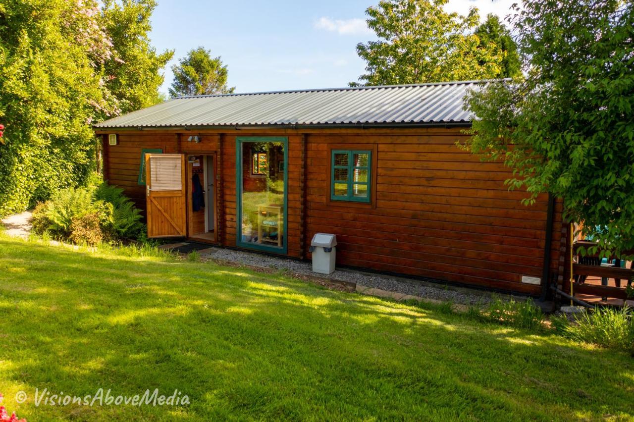 Tudor Lodge With Pool & Bbq Cabin Liskeard Luaran gambar