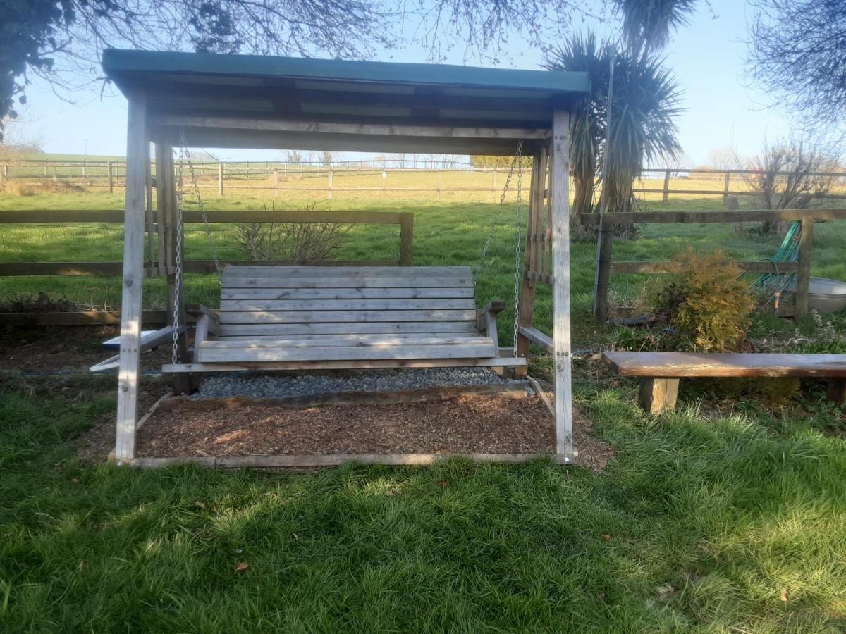 Tudor Lodge With Pool & Bbq Cabin Liskeard Luaran gambar
